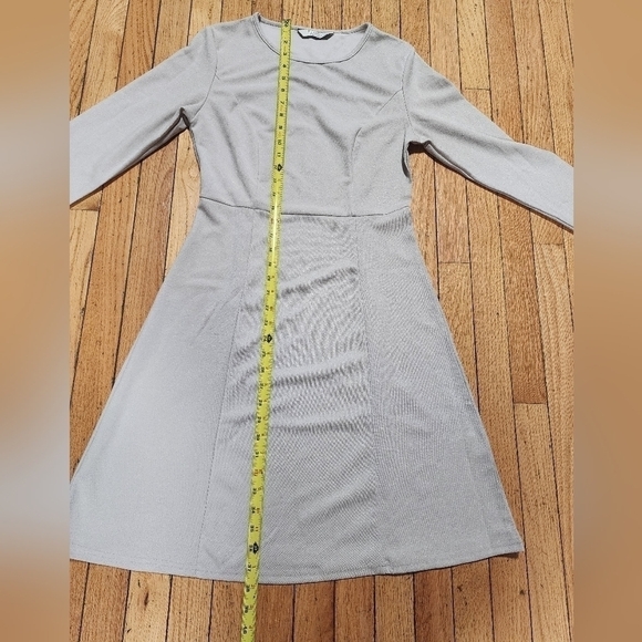WOMEN'S Light Grey Long Sleeve Dress Size Medium - Picture 3 of 10